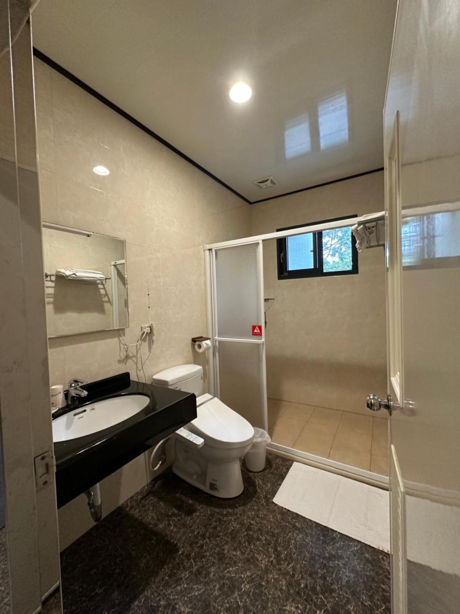 Nantou Sunmoon Lake Walami Homestay B&B Yuchi Bagian luar foto