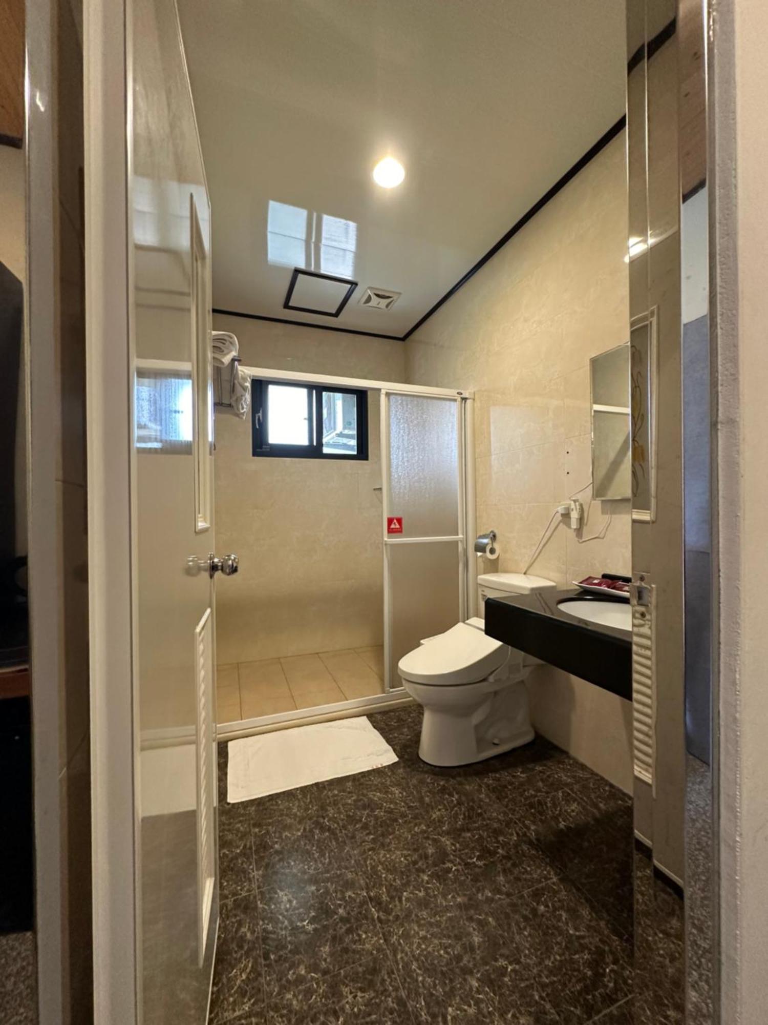 Nantou Sunmoon Lake Walami Homestay B&B Yuchi Bagian luar foto